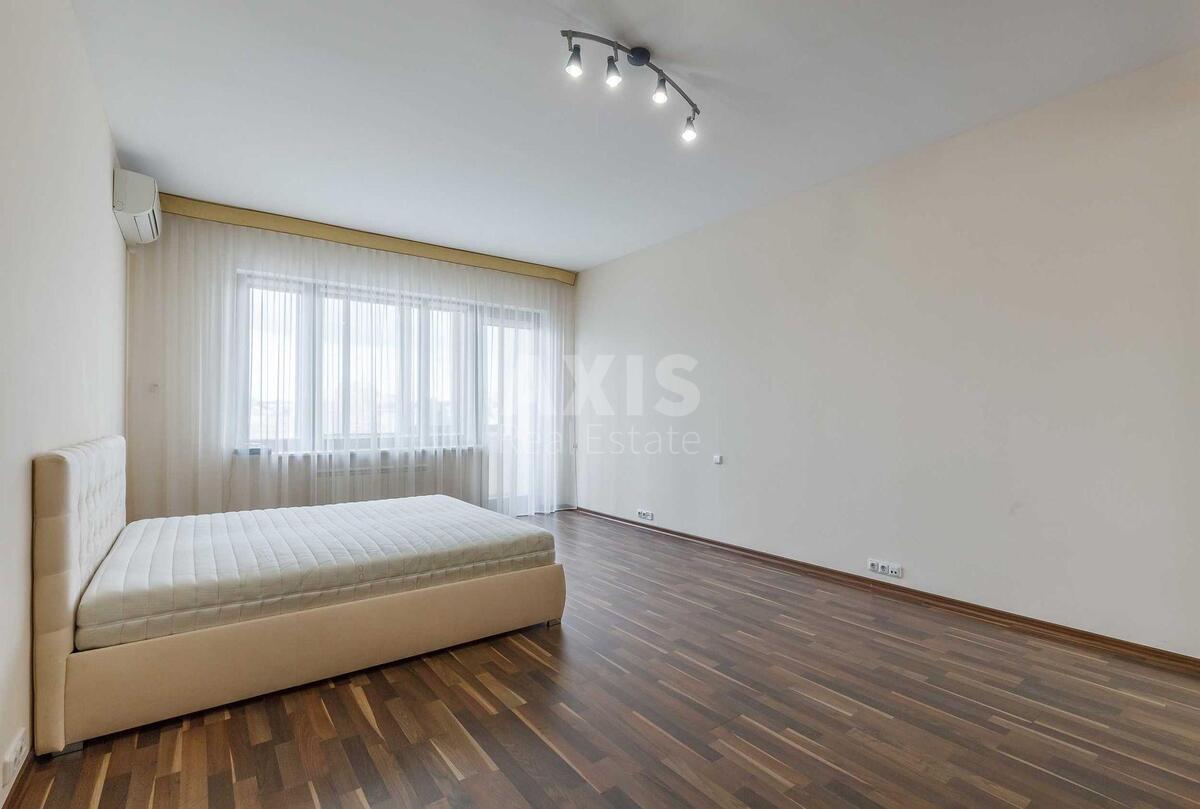 4k apartment vul. Kropyvnyc'kogo 104