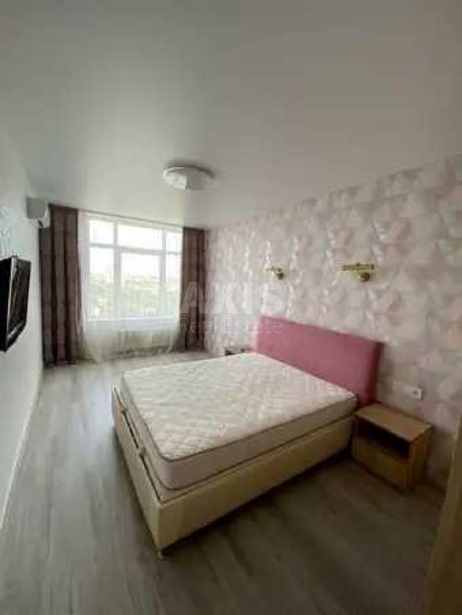 2k apartment vul. Sverstjuka Jevgena 6Д4