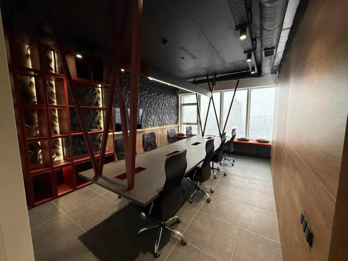 Office uzv. Klovs'kyj 7А, 185m22