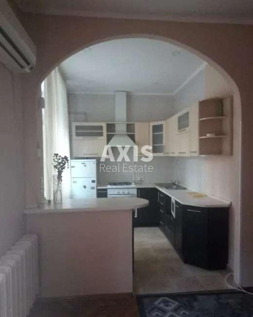 1k apartment uzv. Klovs'kyj 20