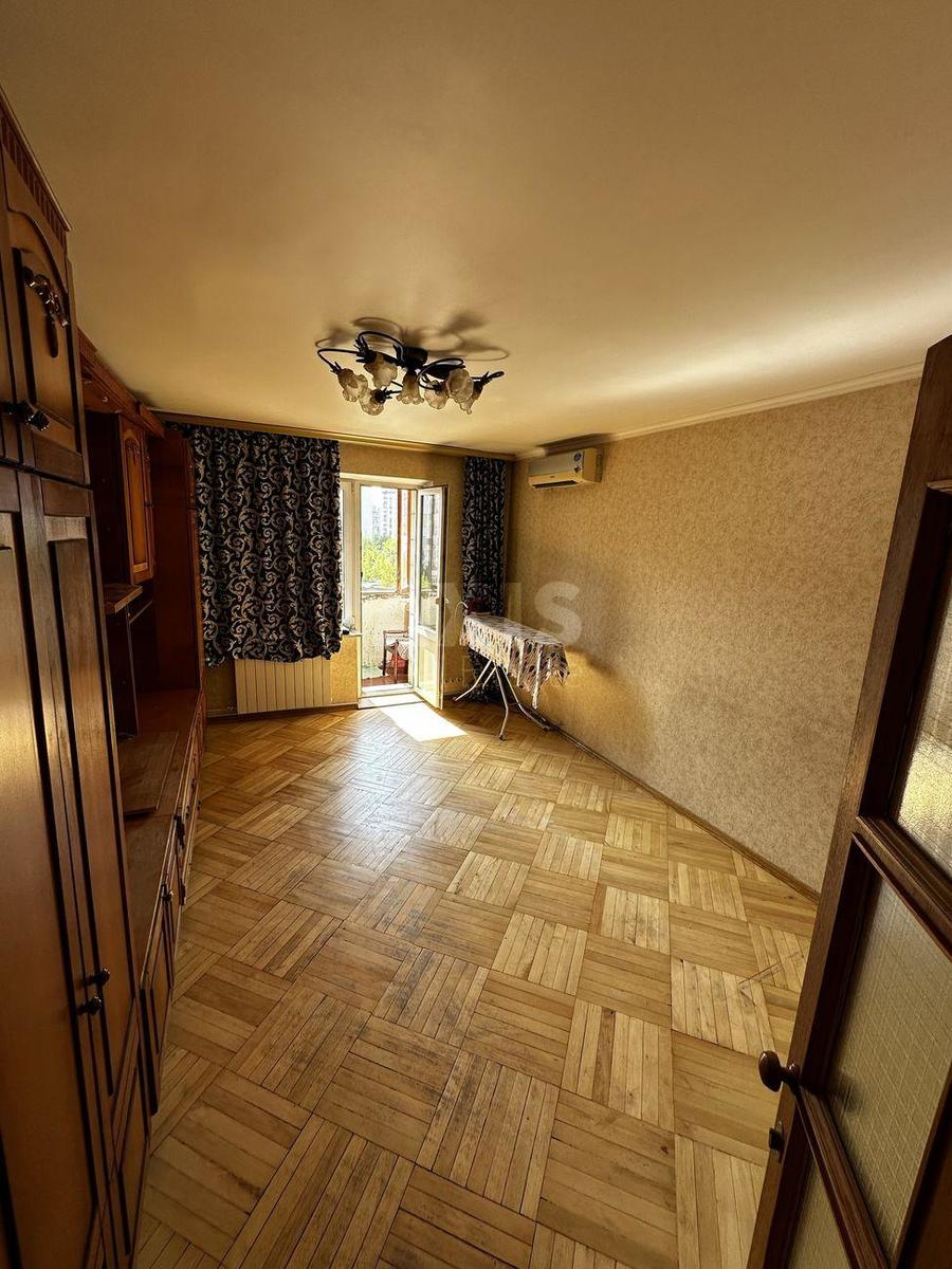 2k apartment vul. Ahmatovoi' Anny 110