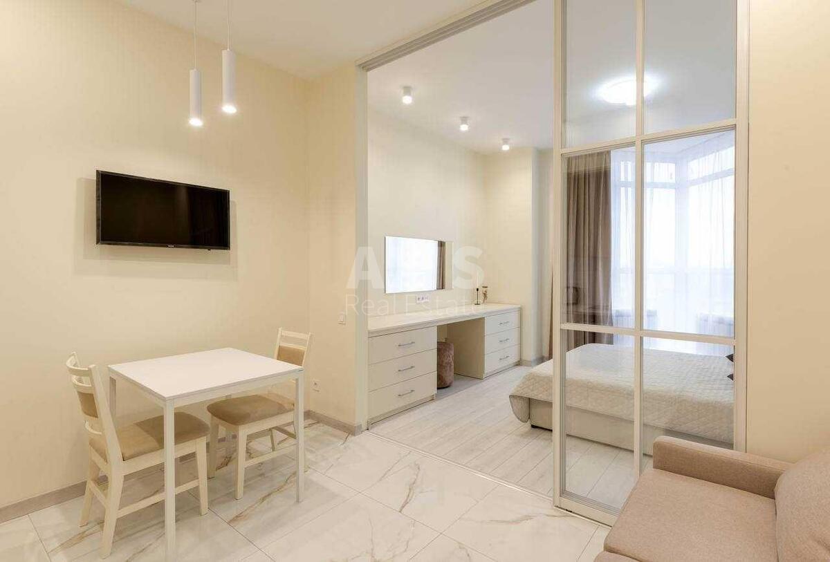 1k apartment vul. Dragomyrova Myhajla 4Б14