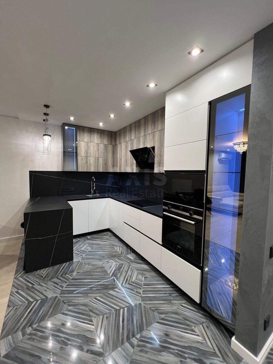 1k apartment pr-t Berestejskij 55626121