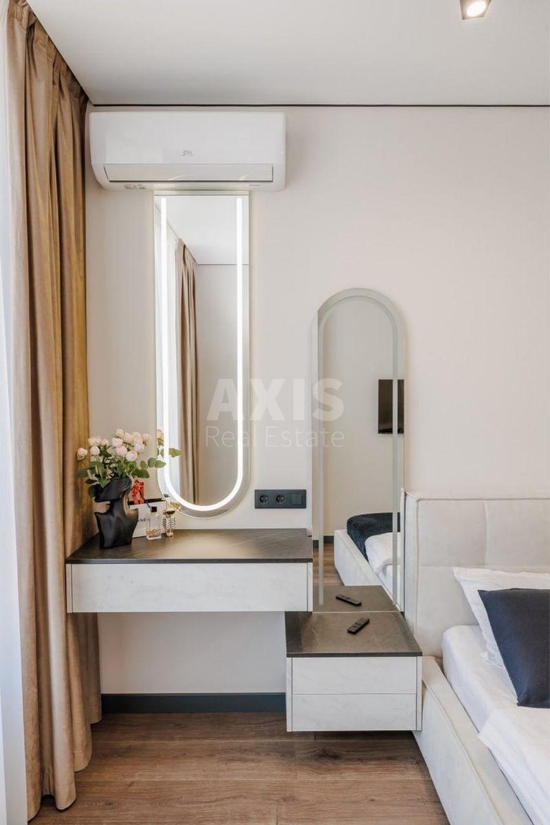 3k apartment vul. Kahovs'ka 604