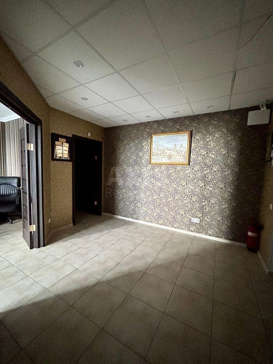 Office vul. Oleny Pchilky 8, 120m2584387