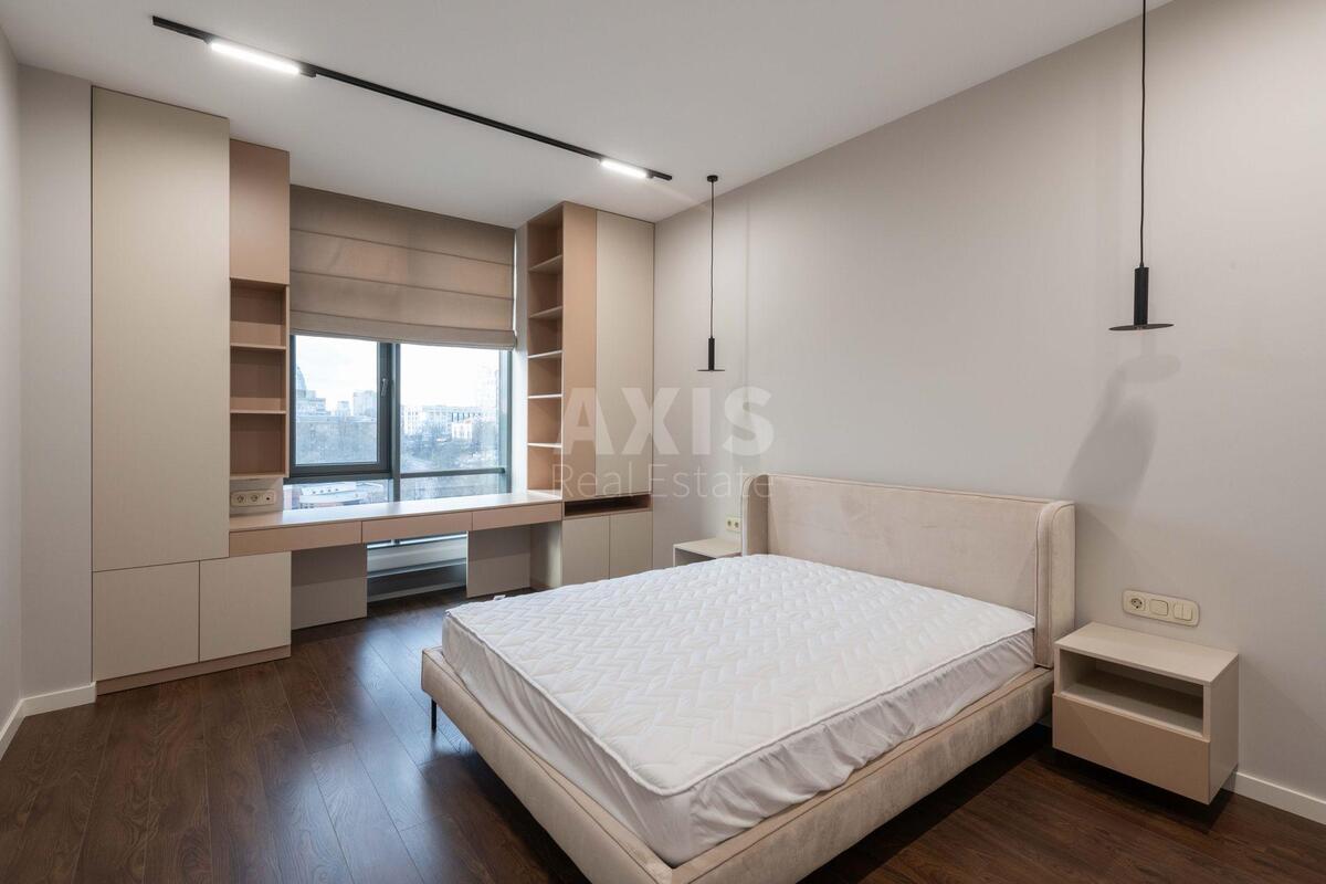 4k apartment vul. Strutyns'kogo Sergija 2631209