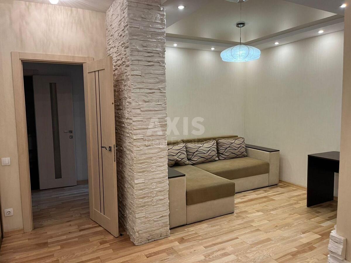 3k apartment vul. Bulahovs'kogo Akademika 5Б2