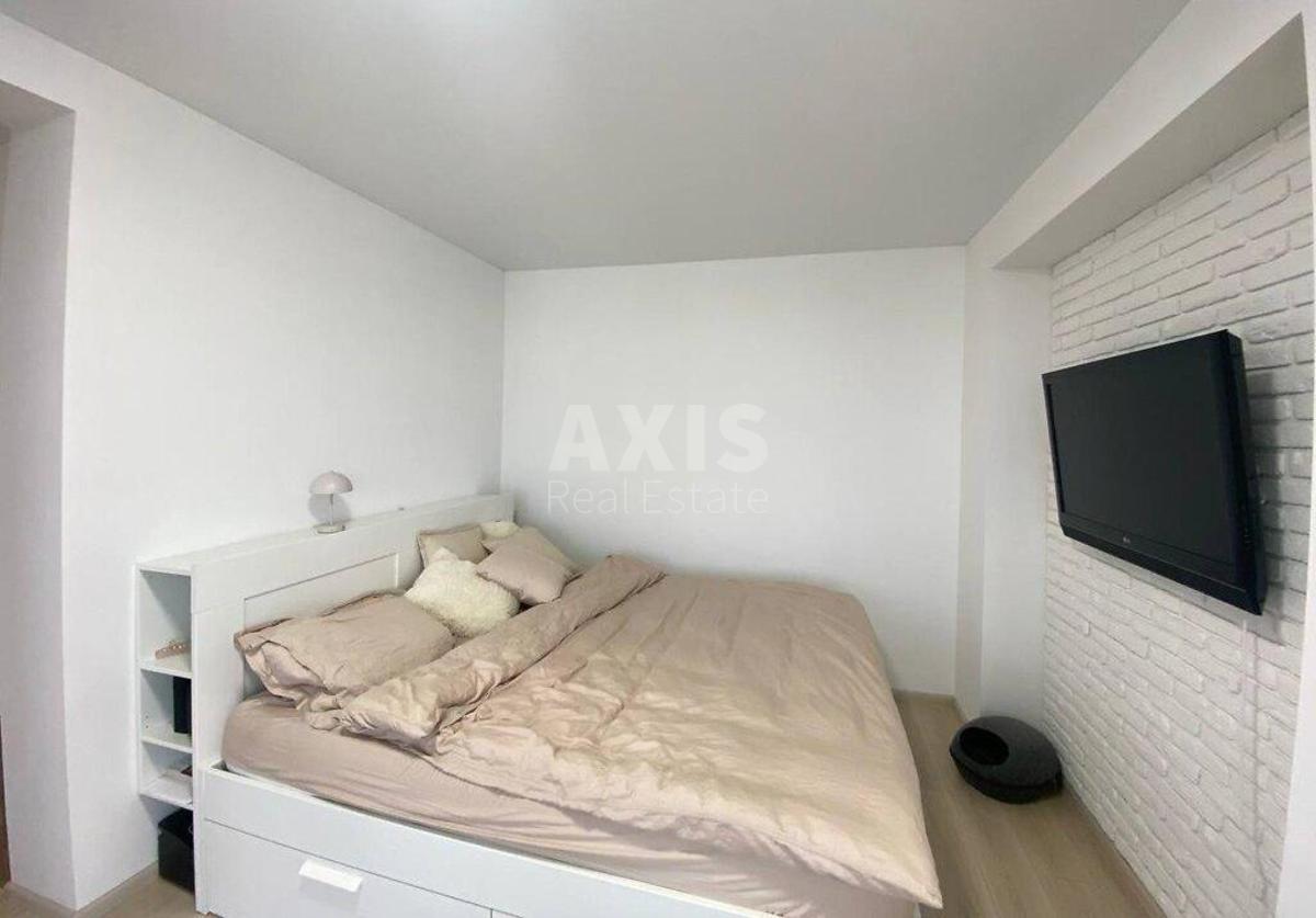 1k apartment pl. Peremogy 131А1