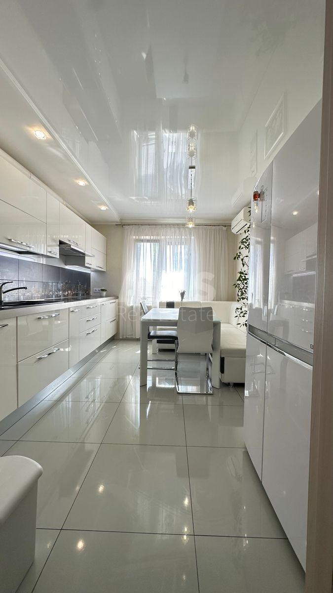 3k apartment vul. Urlivs'ka 361