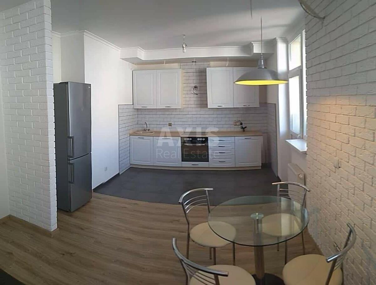 3k apartment vul. Oleny Pchilky 82