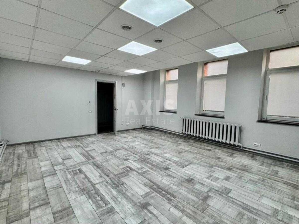 Office bul. Lesi Ukrai'nky 23Б, 412m2590438