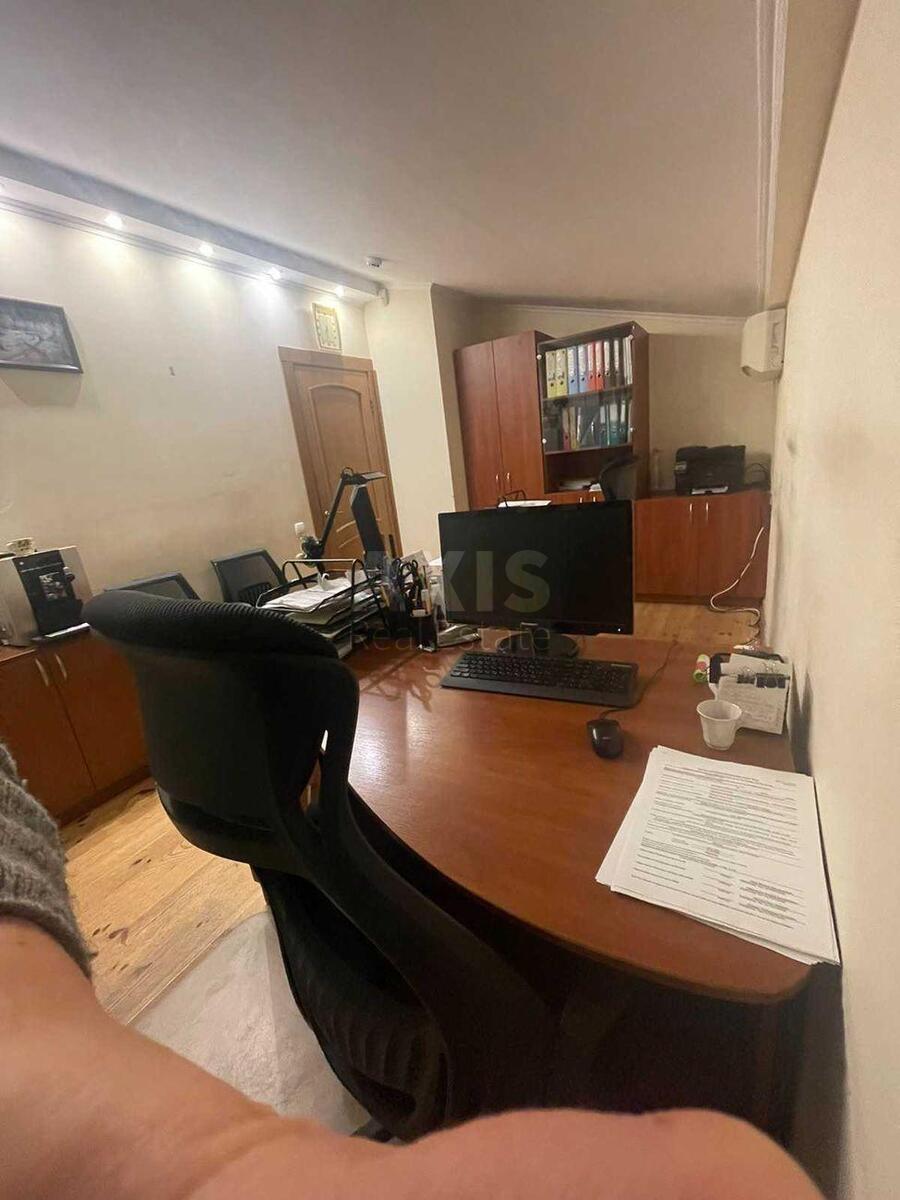 Офис ул. Алексы Тихого 94, 210м21