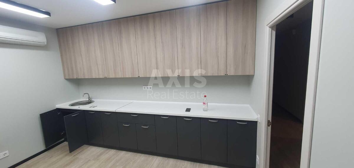 Office vul. Vozdvyzhens'ka 48, 257m26