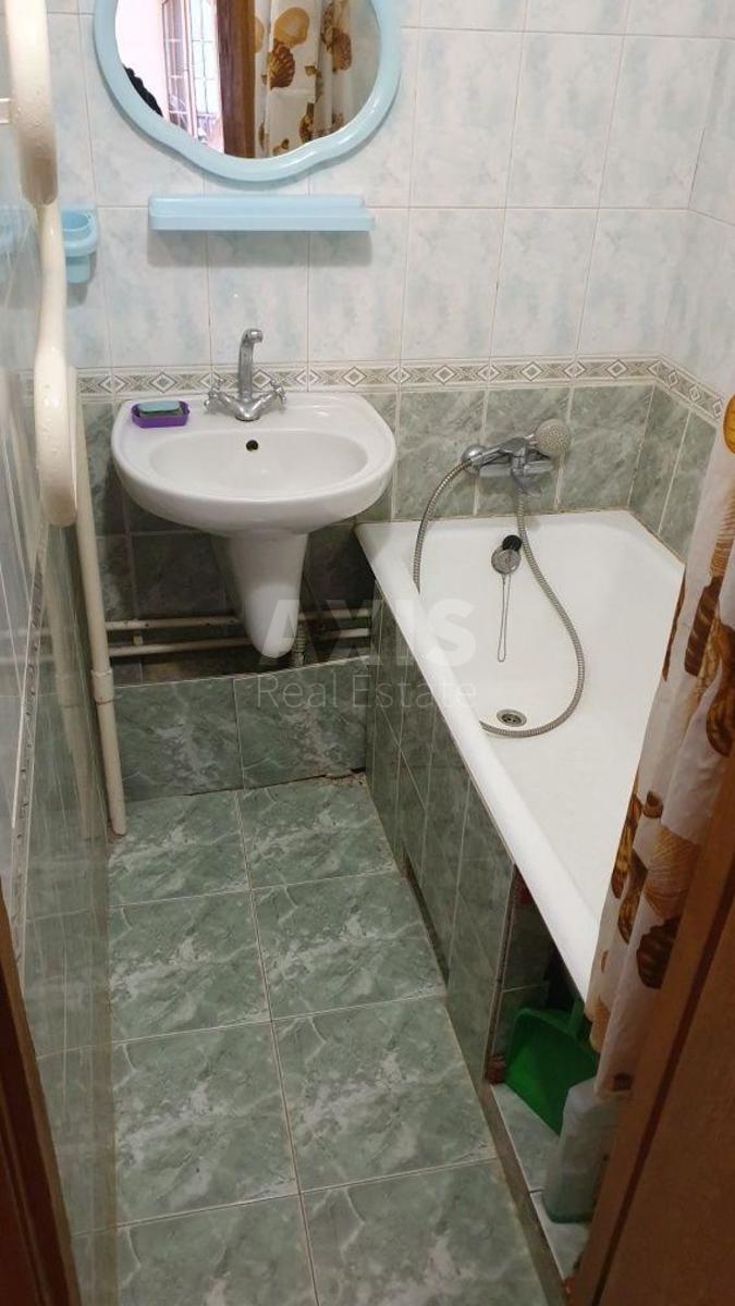 2k apartment vul. Sverstjuka Jevgena 8А3