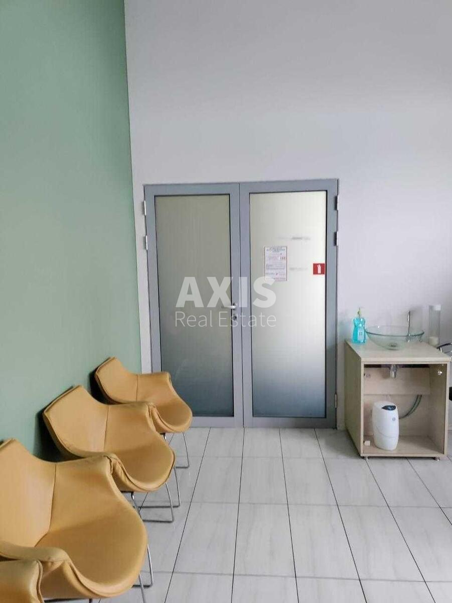 Office vul. Malevycha Kazymyra 87, 240m24