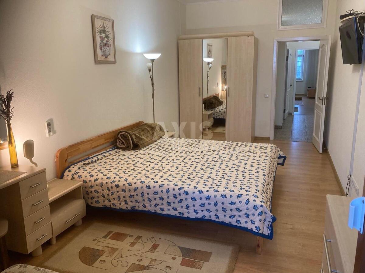 2k apartment vul. Jevgena Konoval'cja 36В4