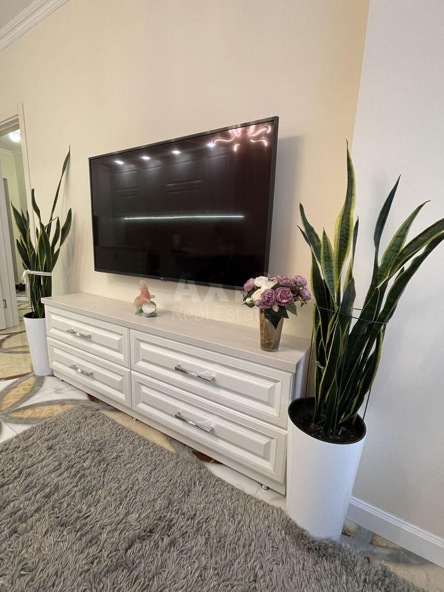 1k apartment vul. Sverstjuka Jevgena 6583292