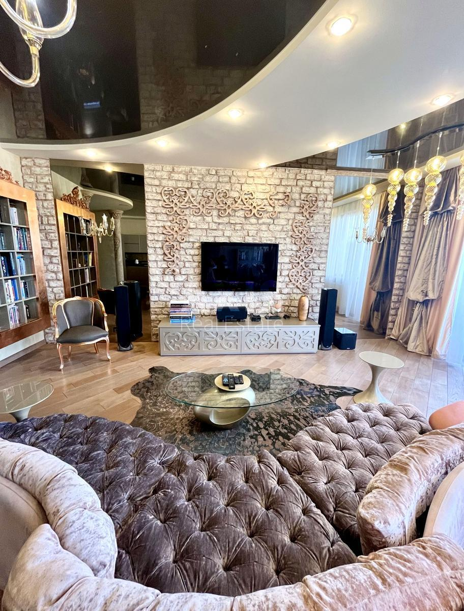 3k apartment vul. Mel'nykova 18Б6161018