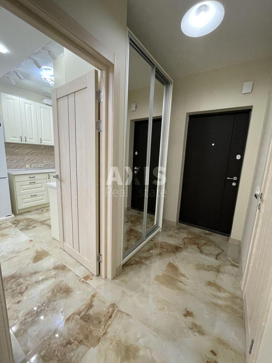 1k apartment nab. Dniprovs'ka 185948013