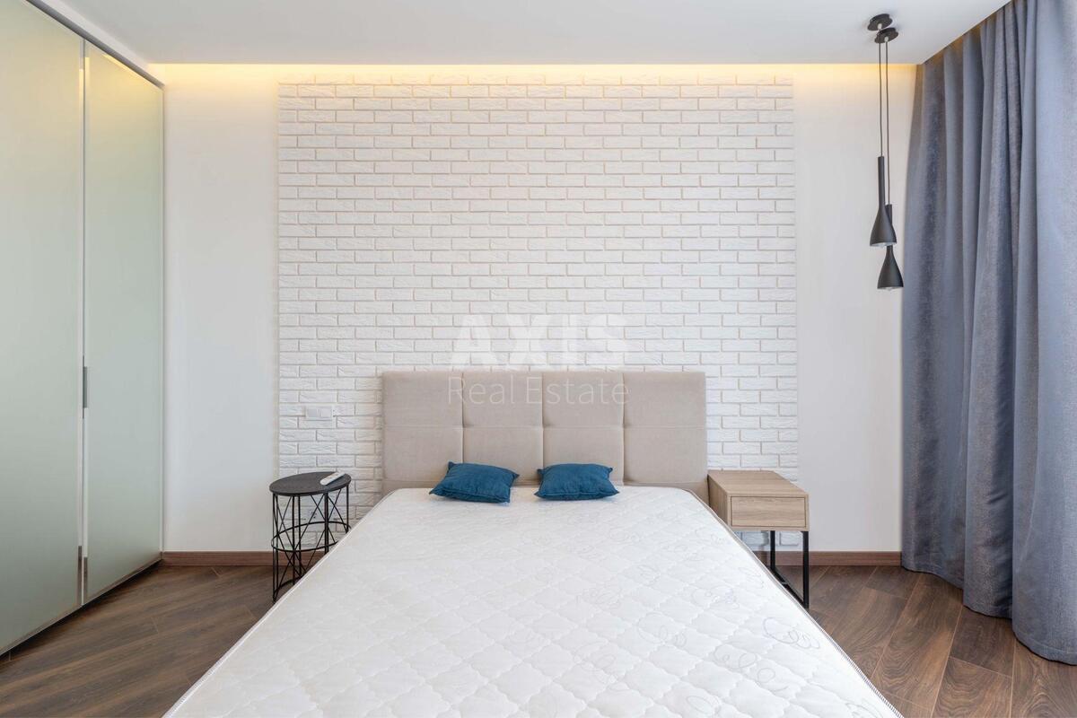 3k apartment vul. Strutyns'kogo Sergija 213