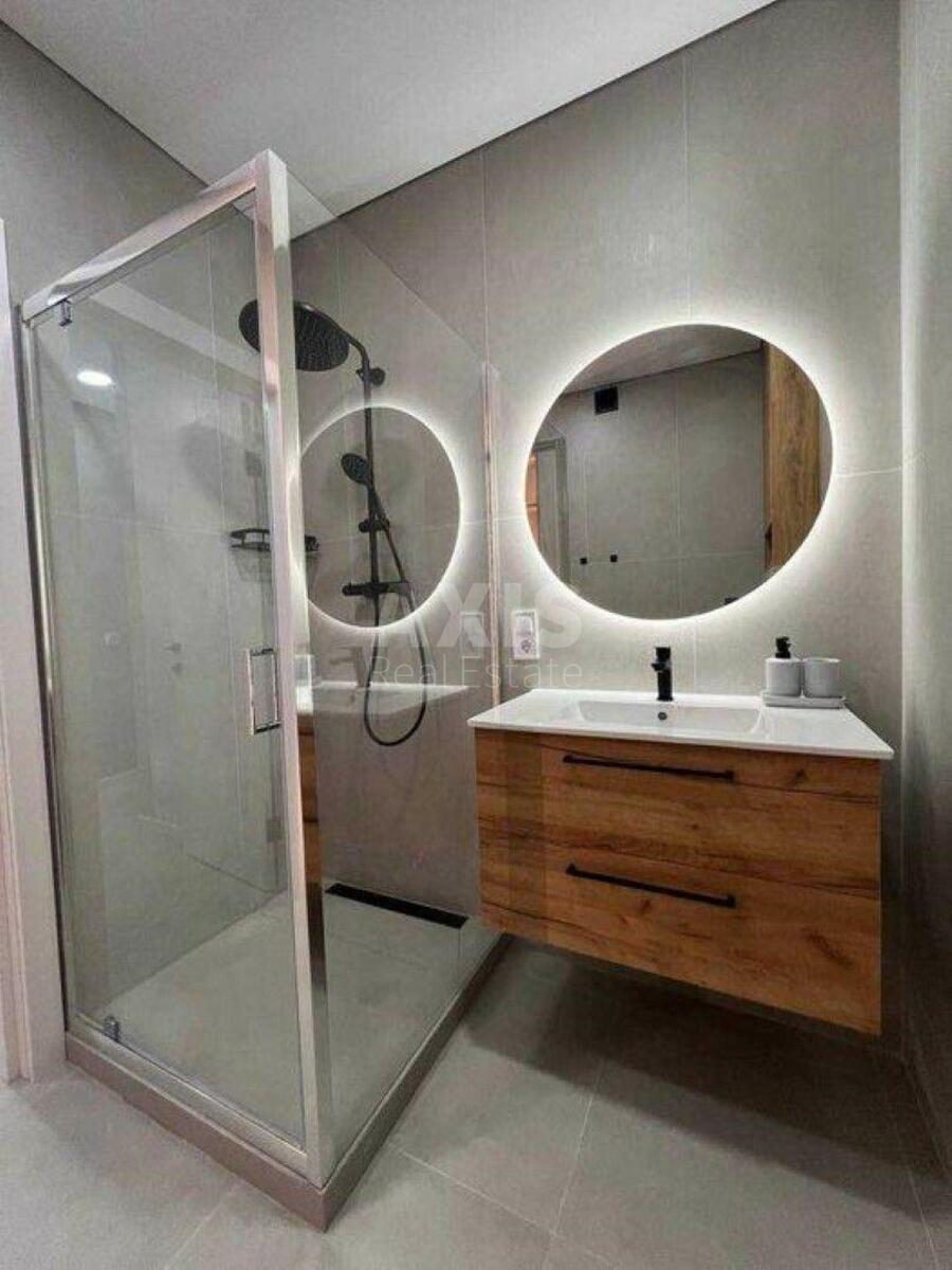 1k apartment nab. Dniprovs'ka 15Ж10