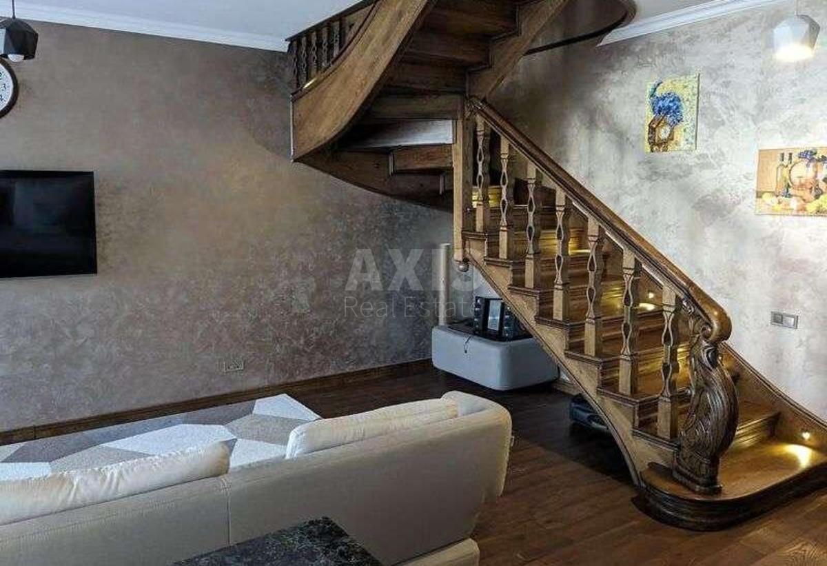 4к квартира ул. Академика Ефремова 8А1