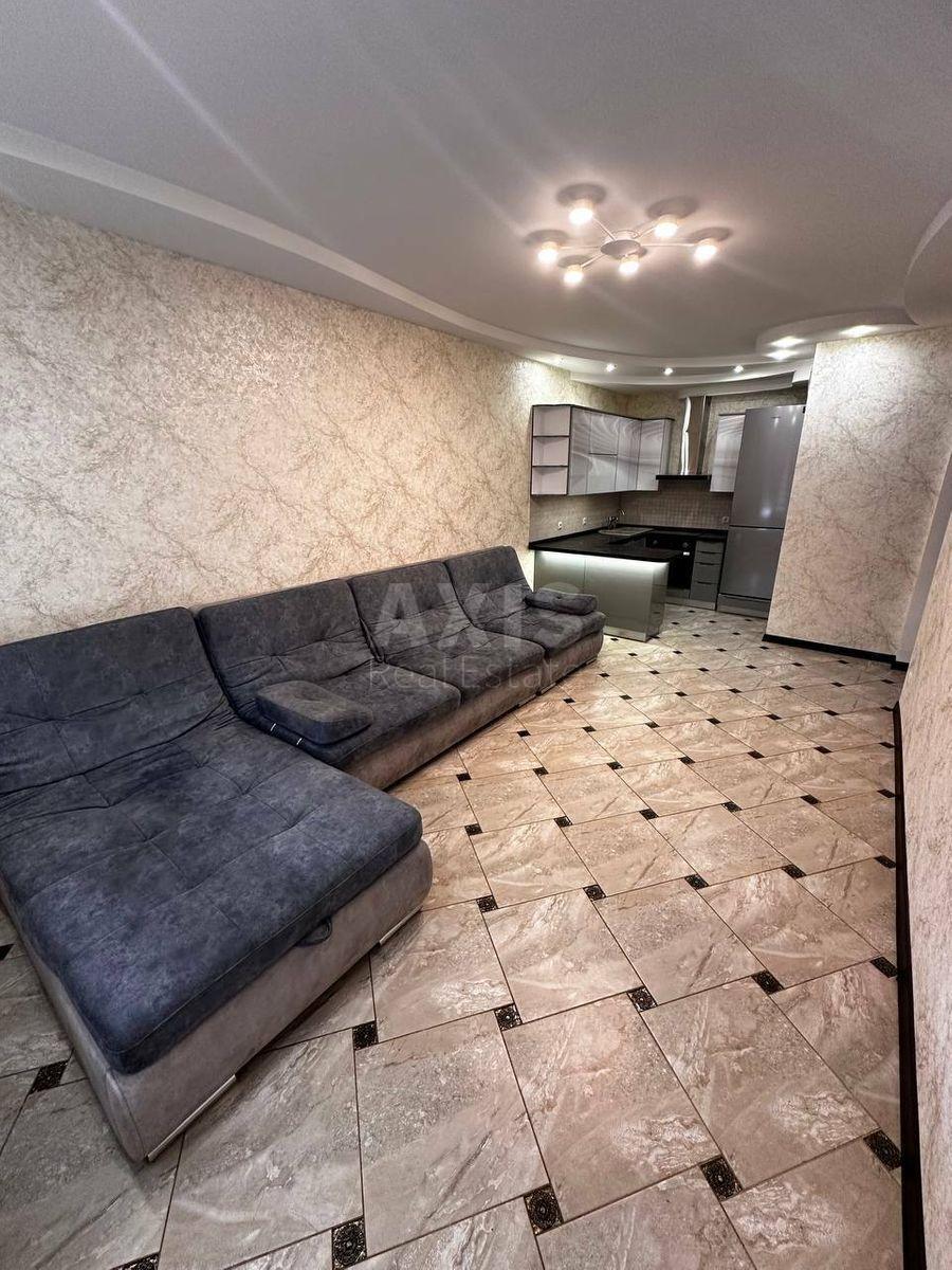 1k apartment nab. Dniprovs'ka 1810