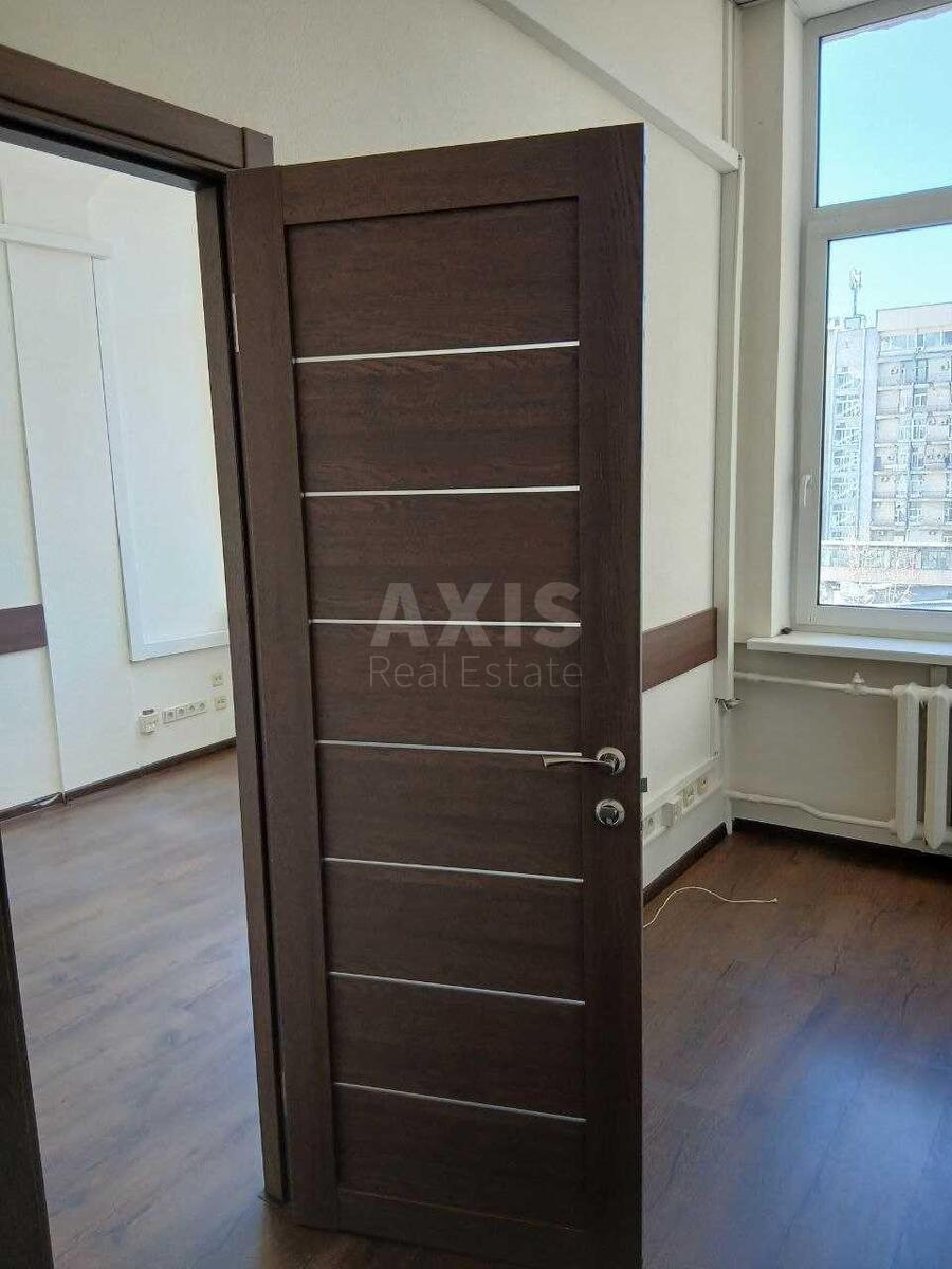 Офис ул. Кутузова 18/7, 121м23