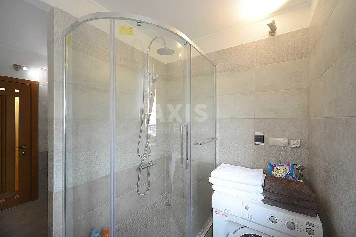 4k apartment vul. Volodymyrs'ka 456