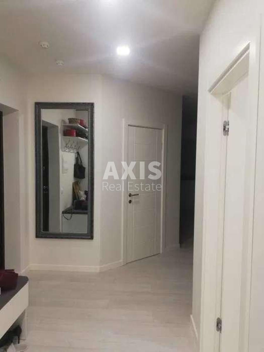 3k apartment vul. Sverstjuka Jevgena 47