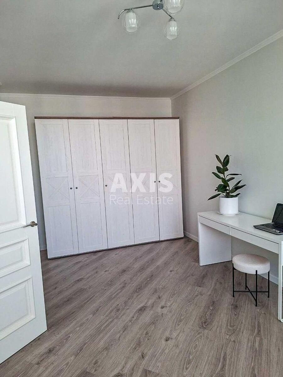 2к квартира ул. Драгоманова 2608617