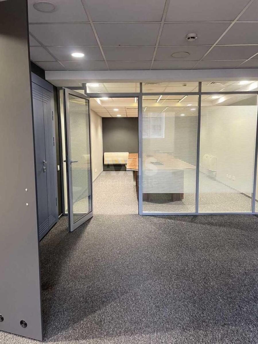 Office vul. Grinchenka Mykoly 4В, 184m2