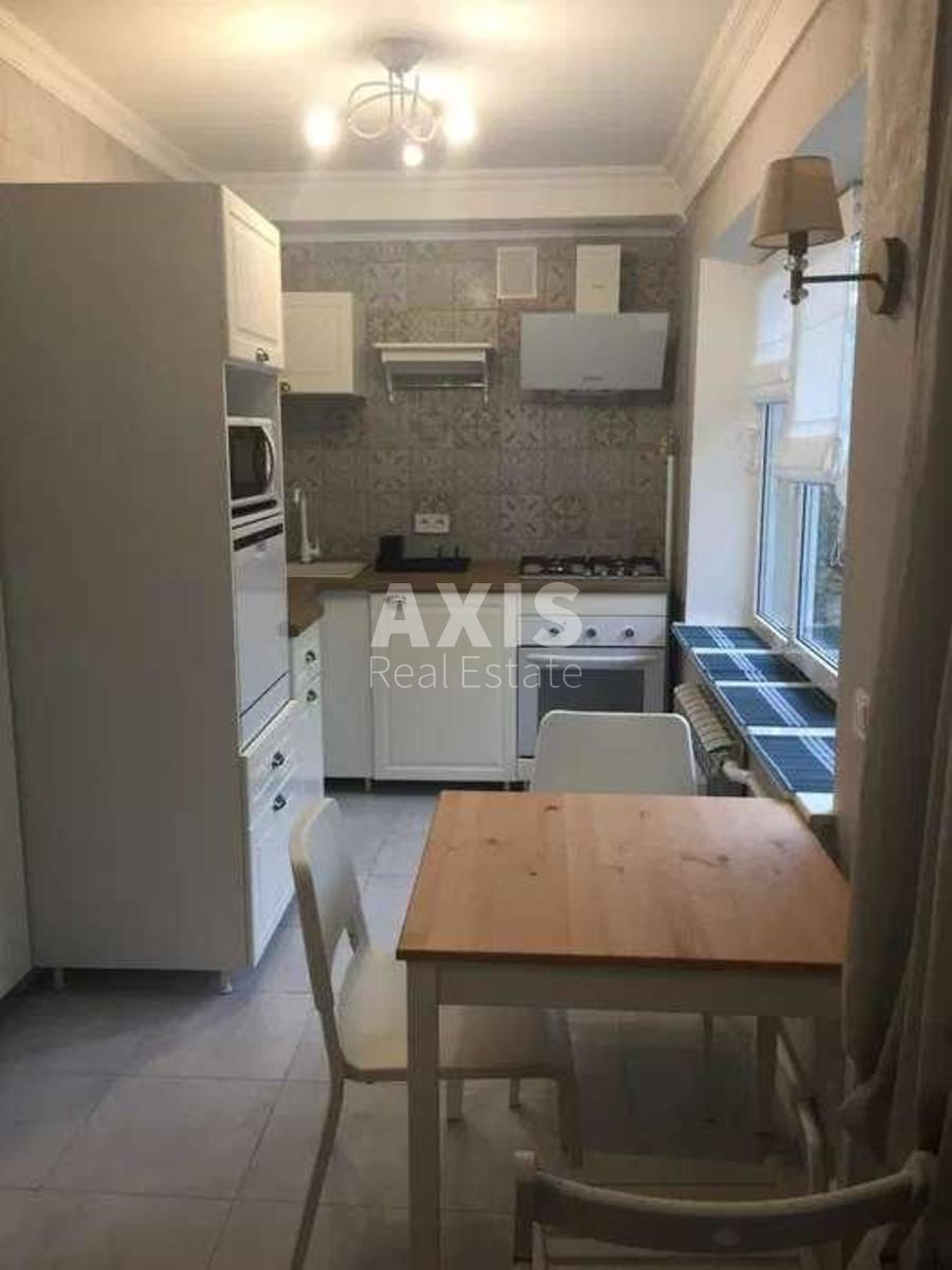 2k apartment vul. Parkovo-Syrec'ka 10