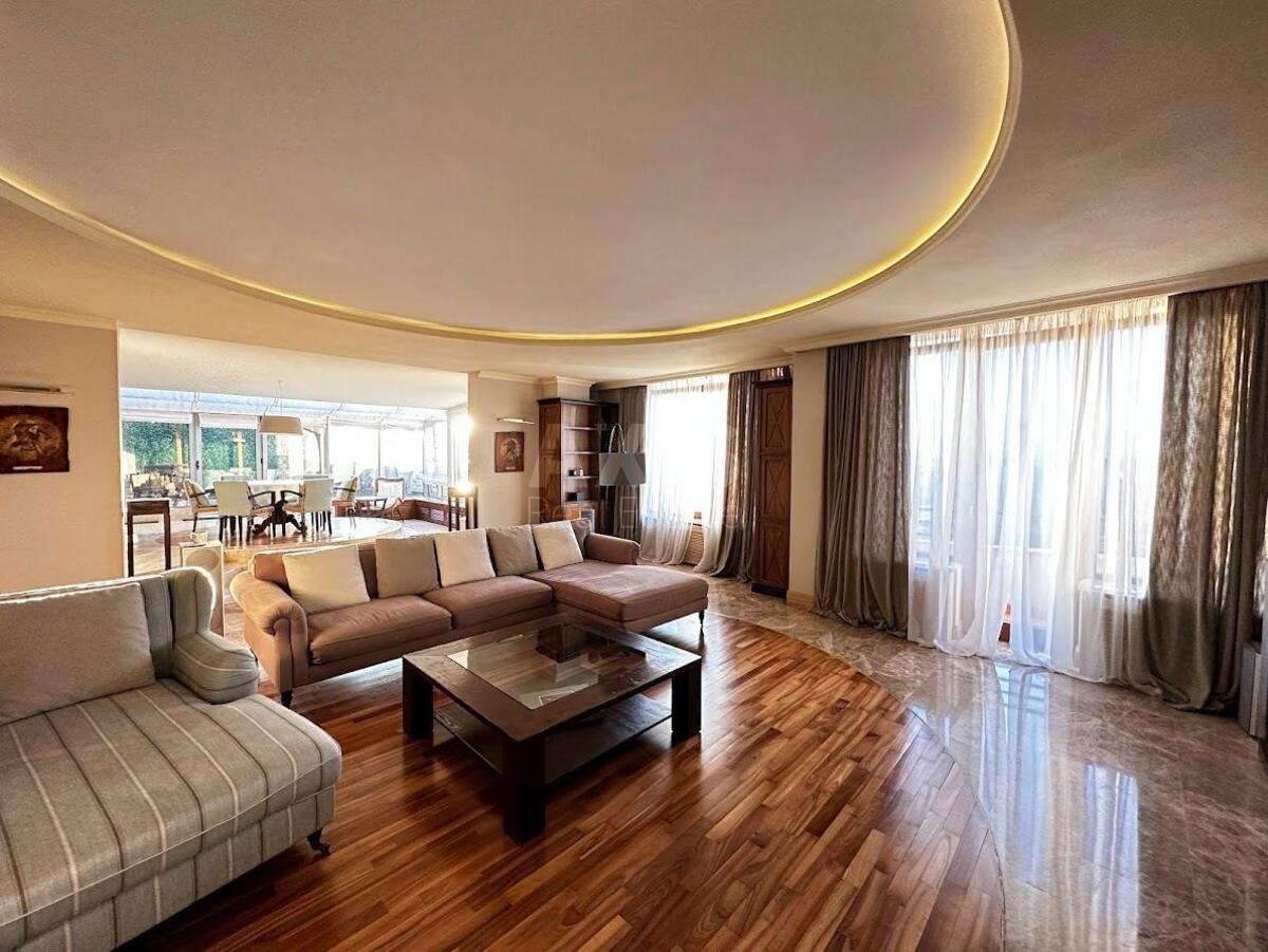 3k apartment vul. Zhyljans'ka 591