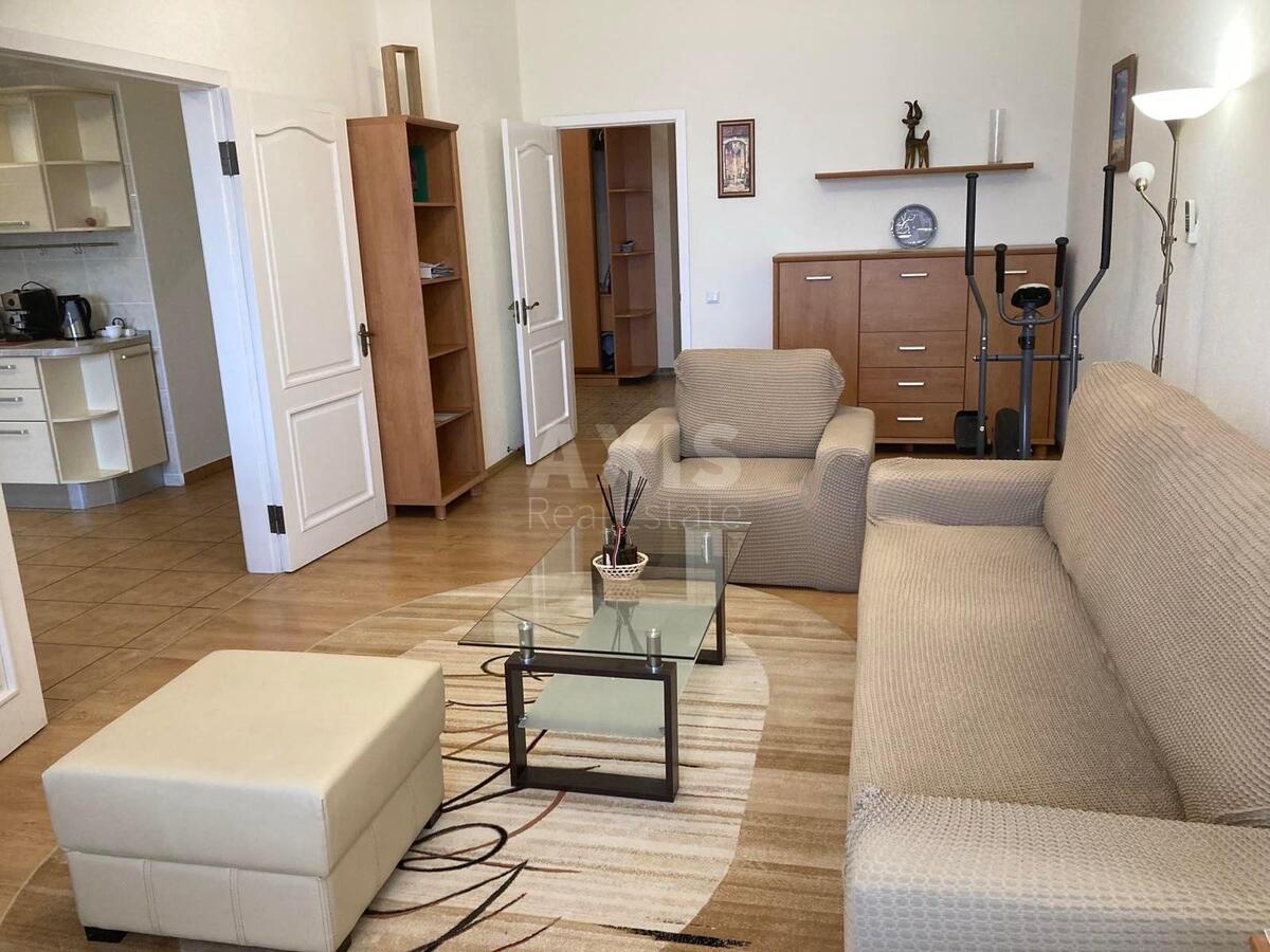 2k apartment vul. Jevgena Konoval'cja 36В1