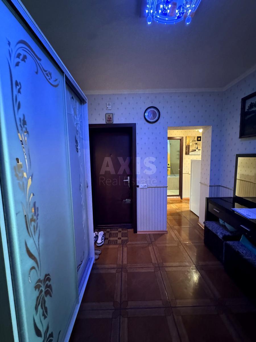 3k apartment vul. Ahmatovoi' Anny 15615035