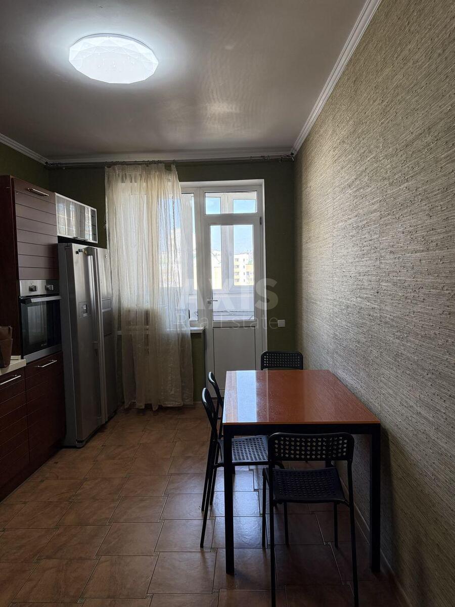 3k apartment nab. Dniprovs'ka 25564890
