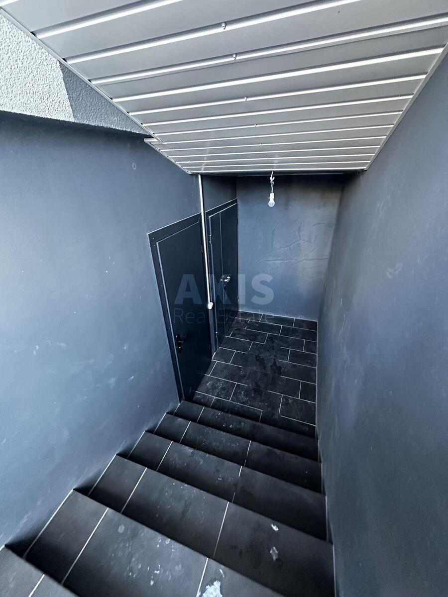 Service object vul. Osinnja 71, 70m21