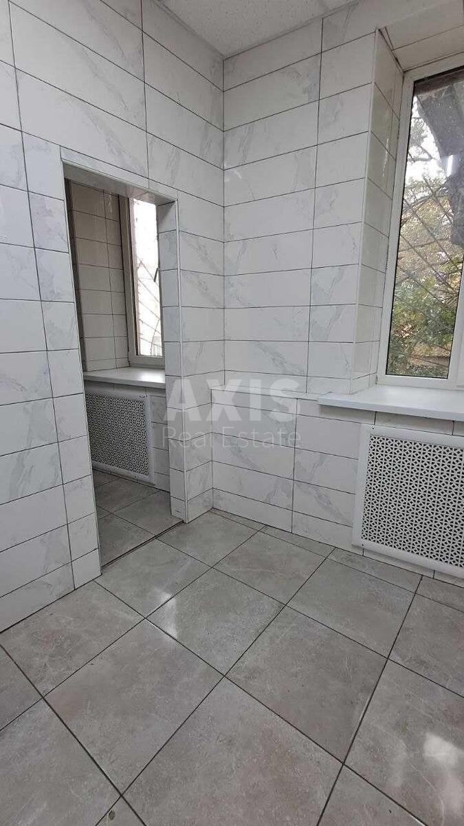 Office vul. Hreshhatyk 44Б, 70m26090510