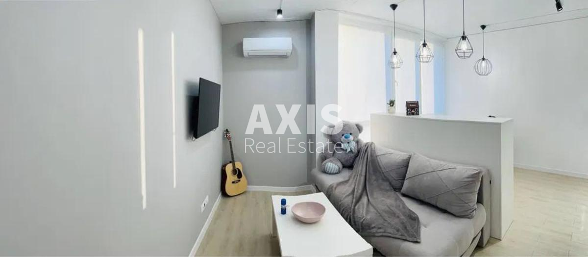 1k apartment vul. Saljutna 2Б244102