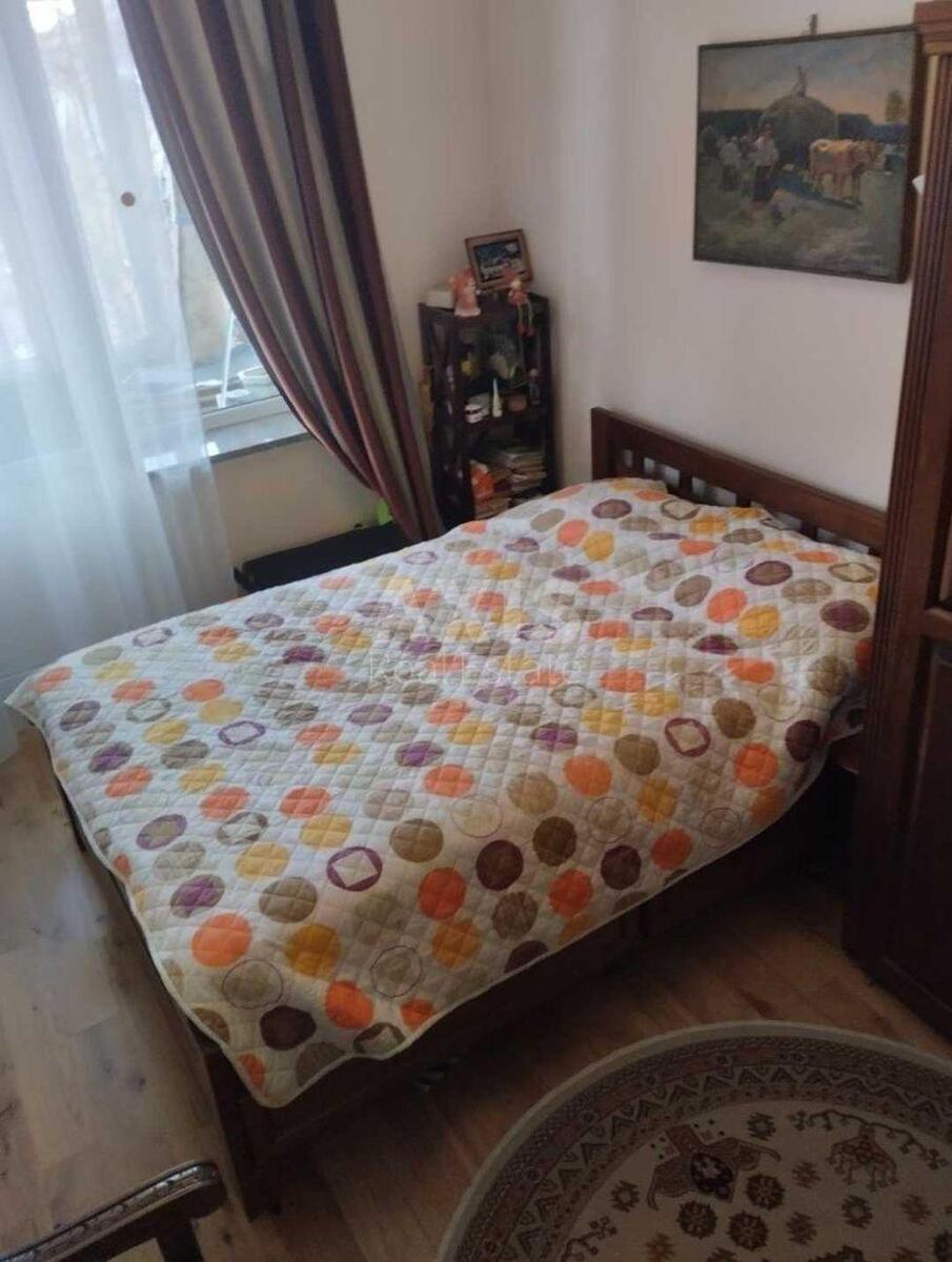 2k apartment vul. Myhajla Maksymovycha 32