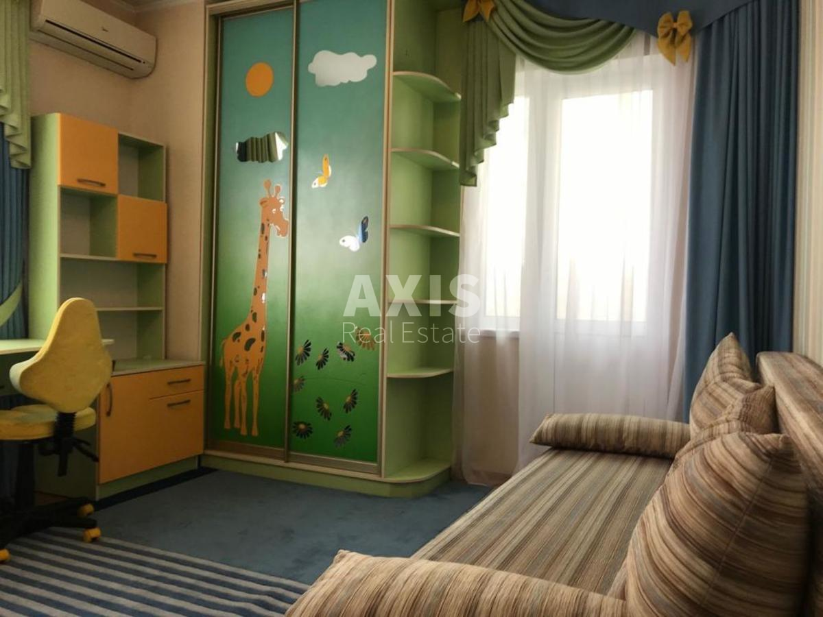 3k apartment vul. Makii'vs'ka 82