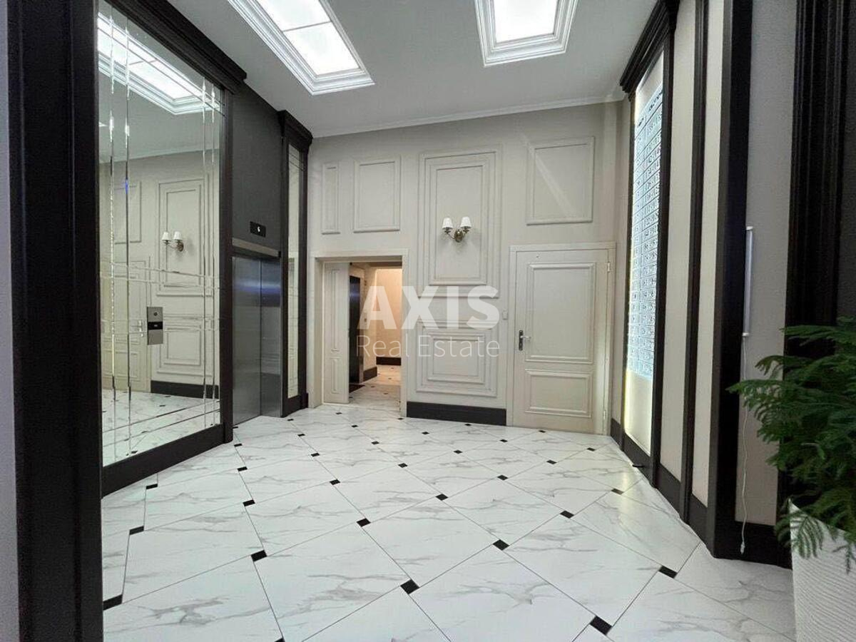 3k apartment vul. Antonovycha 1092