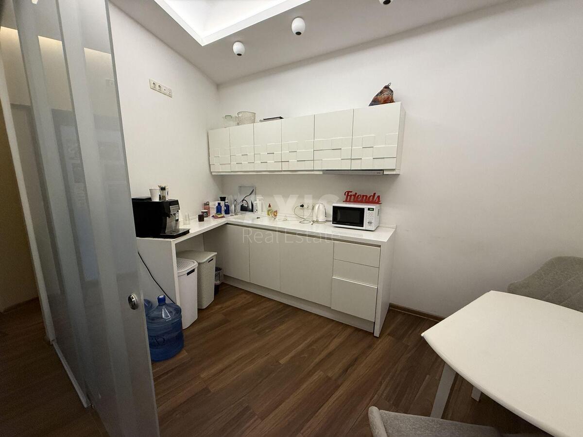 Trade object vul. Jevgena Konoval'cja 36Д, 258m2635614