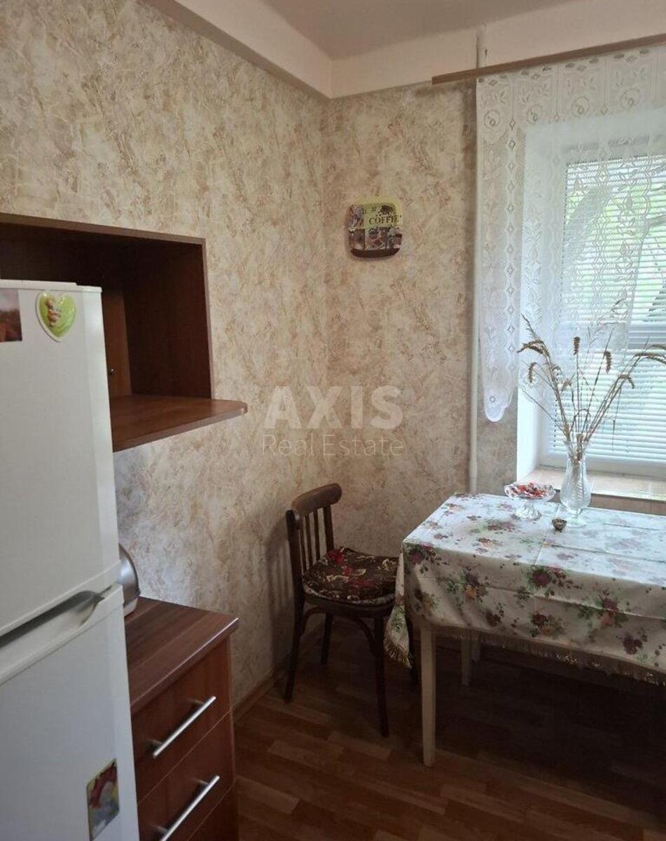 2к квартира ул. Милютенко 15А2