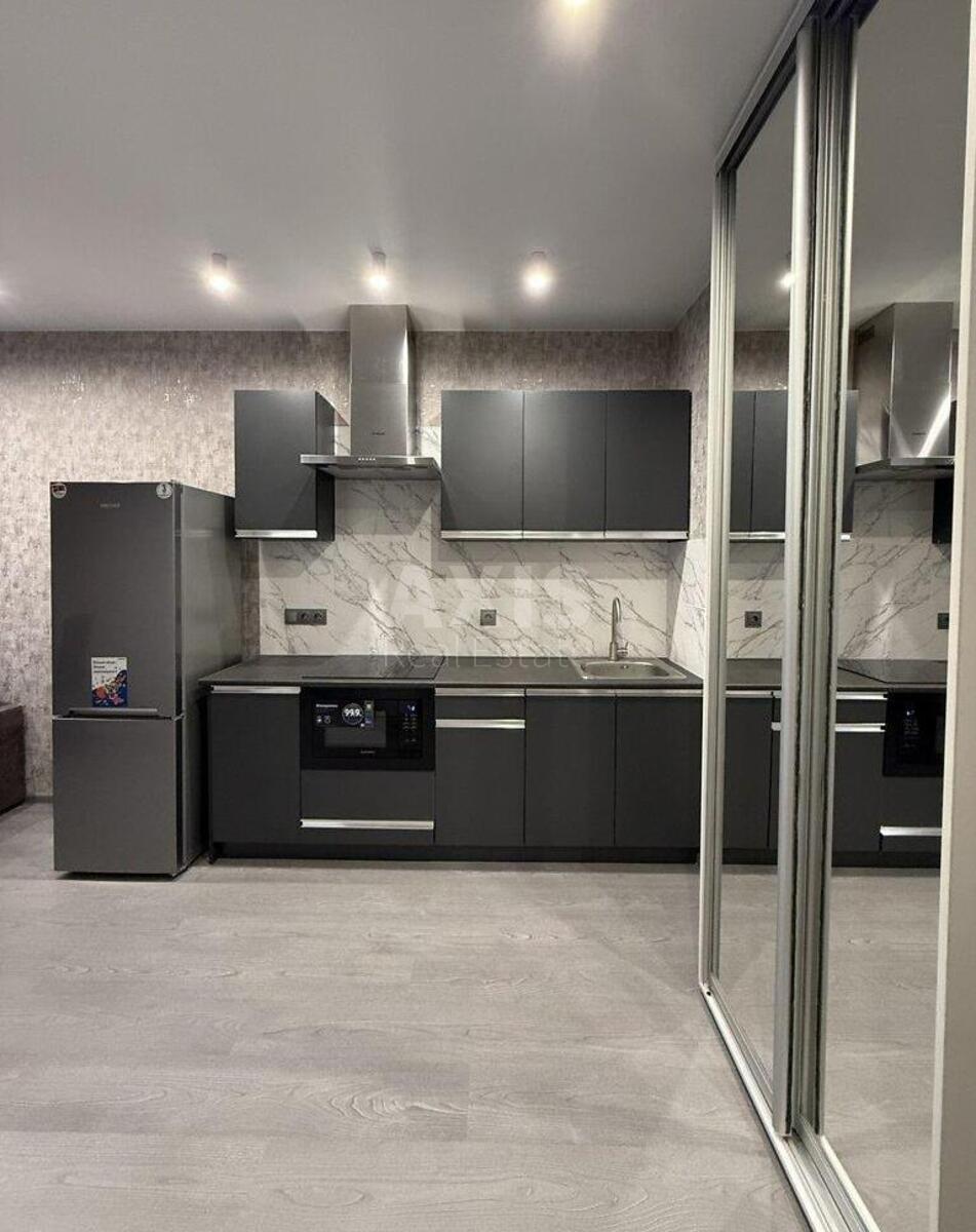 1k apartment vul. Sormovs'ka 30