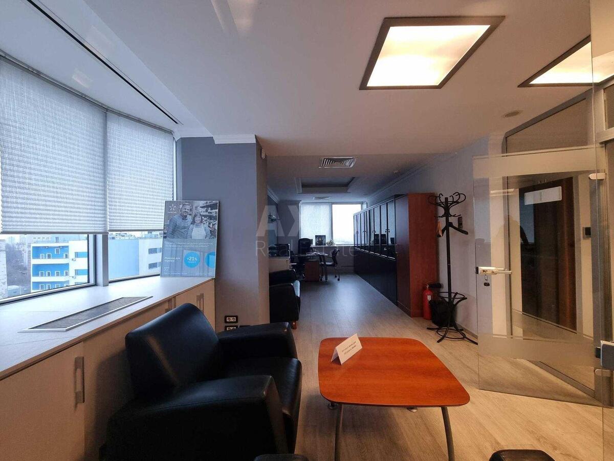 Office vul. Degtjarivs'ka 53, 400m25
