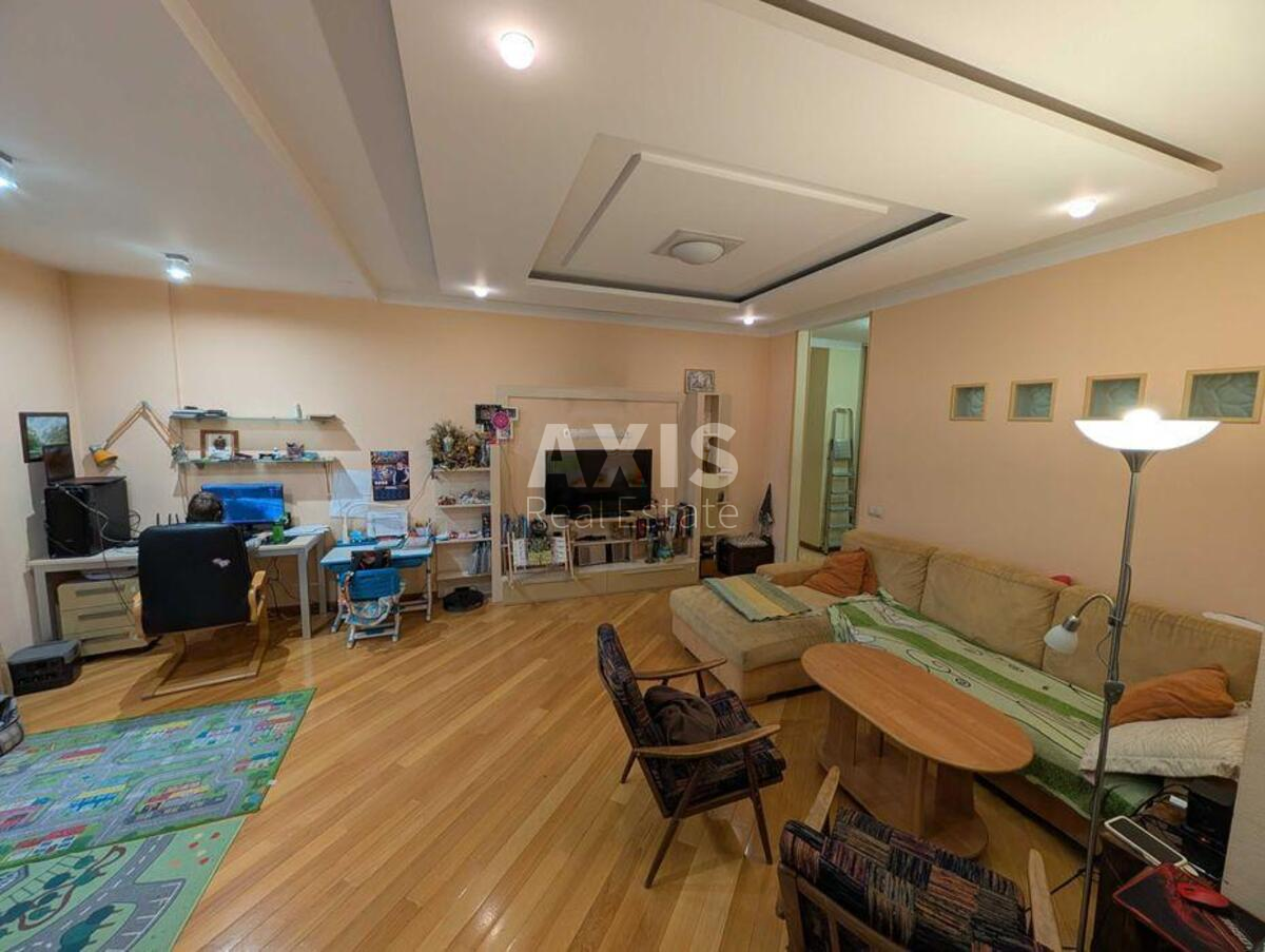2k apartment vul. Dmytrivs'ka 695