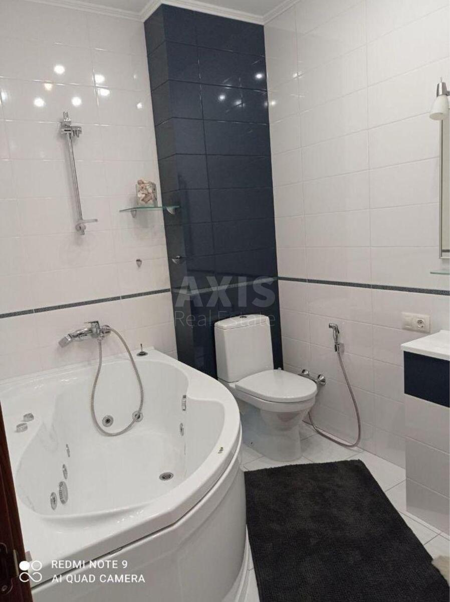 2k apartment vul. Lobanovs'kogo 4Г8