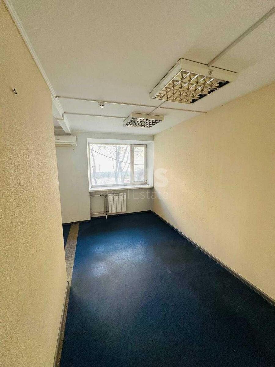 Trade object vul. Kurenivs'ka 15А, 725m23